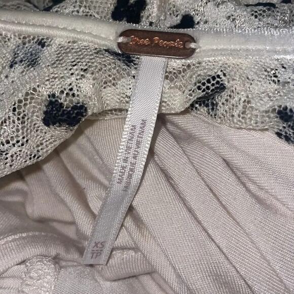 Free People Women’s Sz XS Long Sleeve Mini Dress Cream / Black - Picture 4 of 10